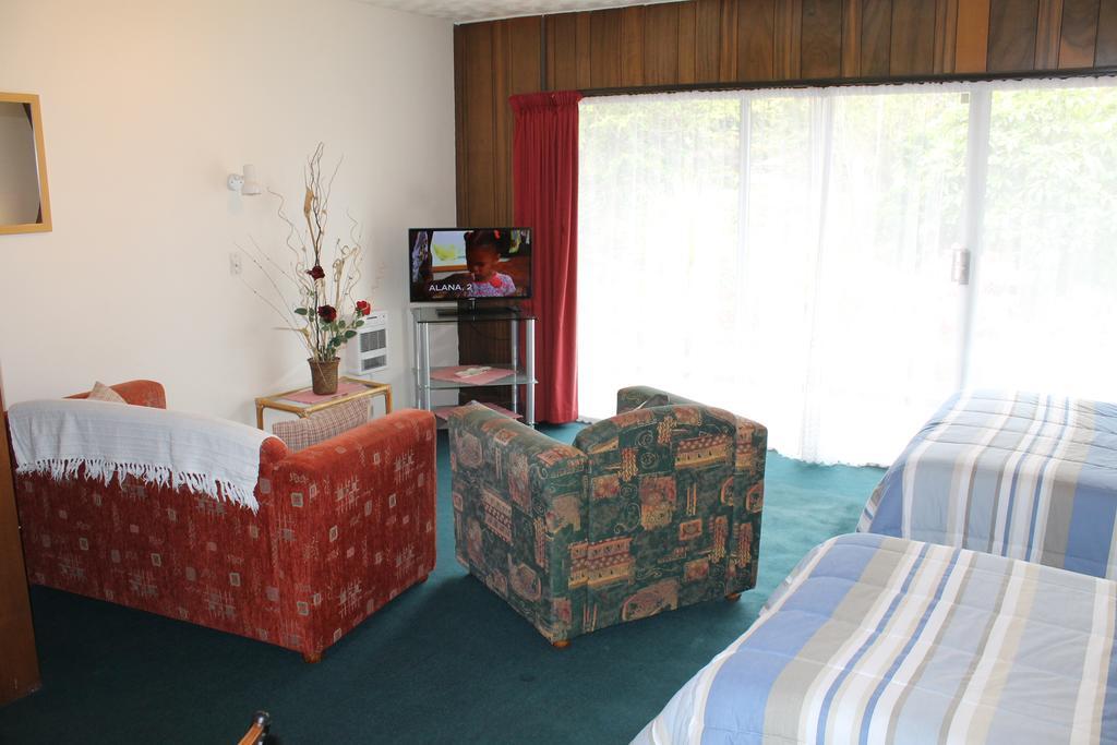 Anglers Paradise Motel Turangi Exterior photo