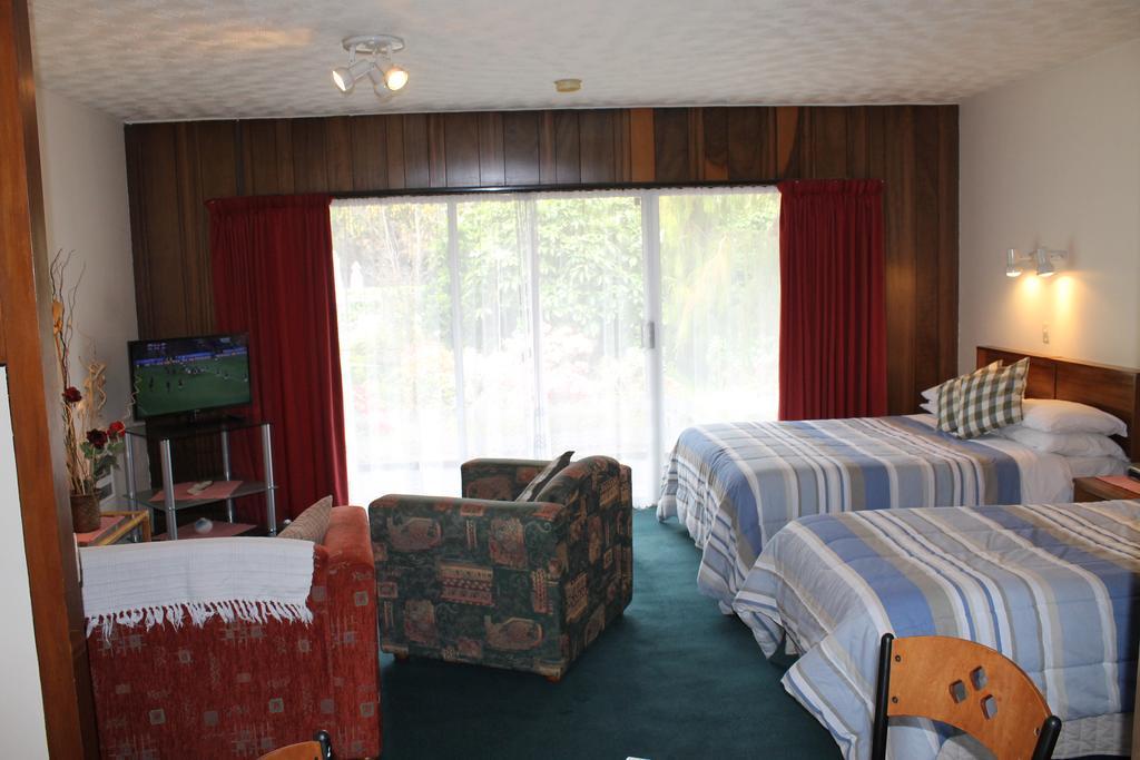 Anglers Paradise Motel Turangi Exterior photo